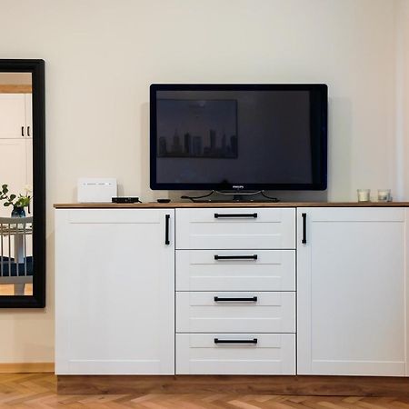 Old Town Eclectic Apartment For 6 People وارسو المظهر الخارجي الصورة