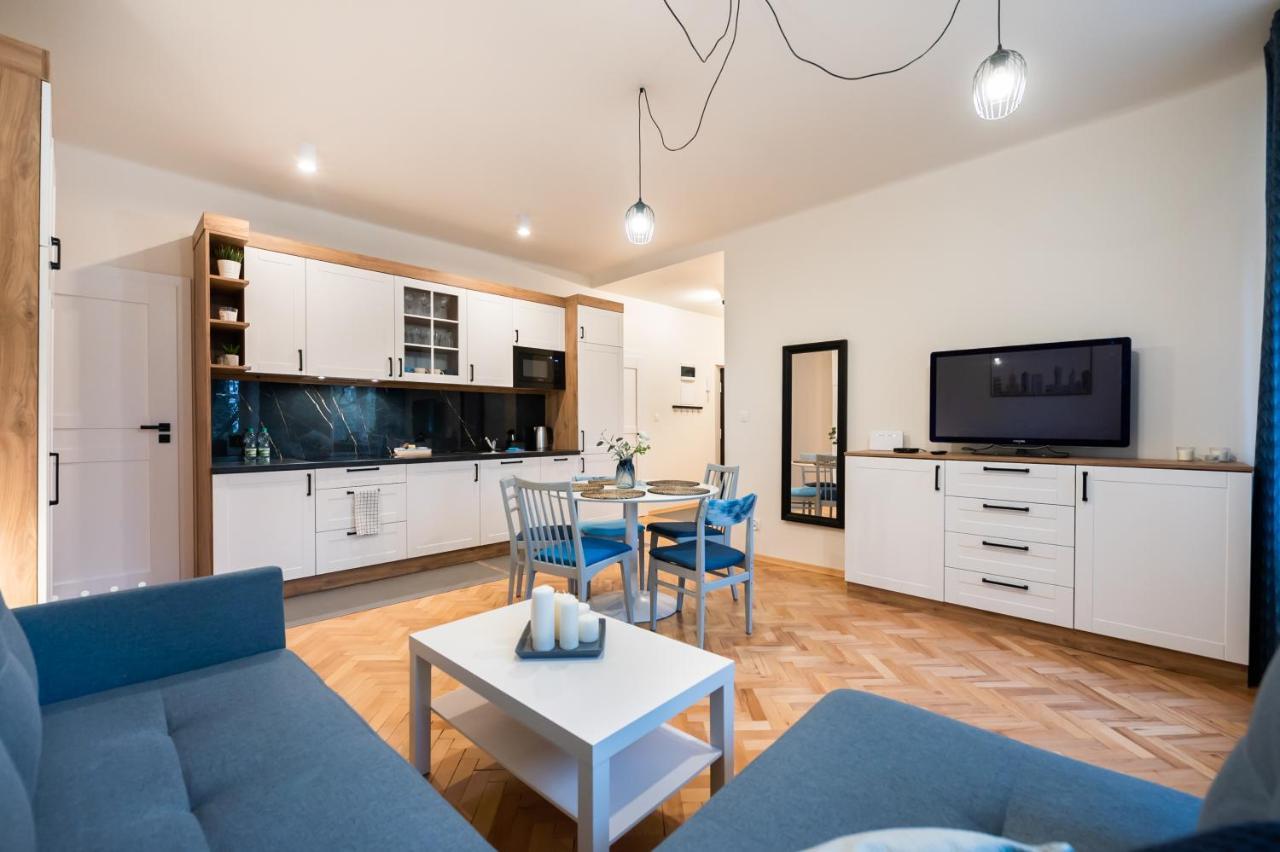 Old Town Eclectic Apartment For 6 People وارسو المظهر الخارجي الصورة