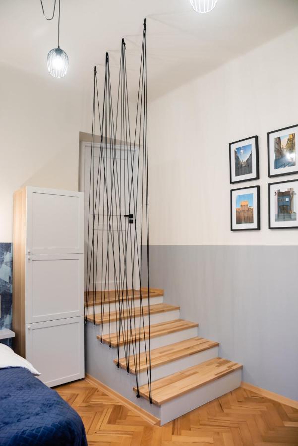 Old Town Eclectic Apartment For 6 People وارسو المظهر الخارجي الصورة